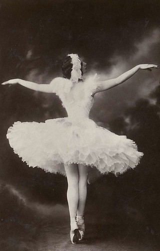 ballerina_ballet_dancer_vintage-1101e10a93fd2383756991a4341c8eba_i_large