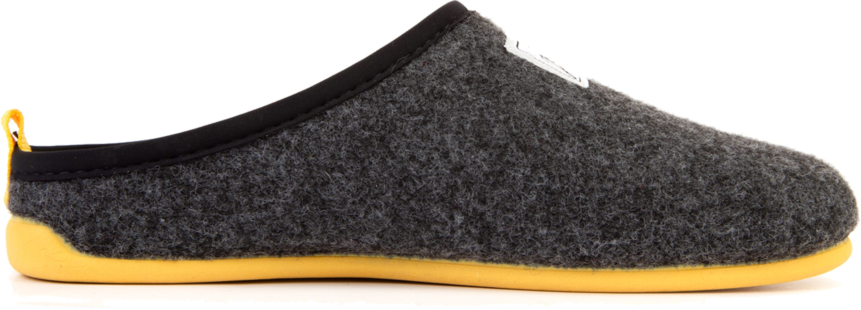 Sustainable slippers for eco-friendly 
